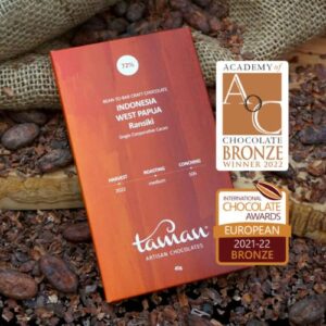 TAMAN bean to bar tamna čokolada: Indonezija, Ransiki, Eiber Suth Cockran